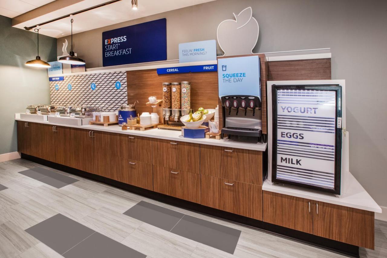 Holiday Inn Express & Suites Rhinelander By Ihg Екстер'єр фото