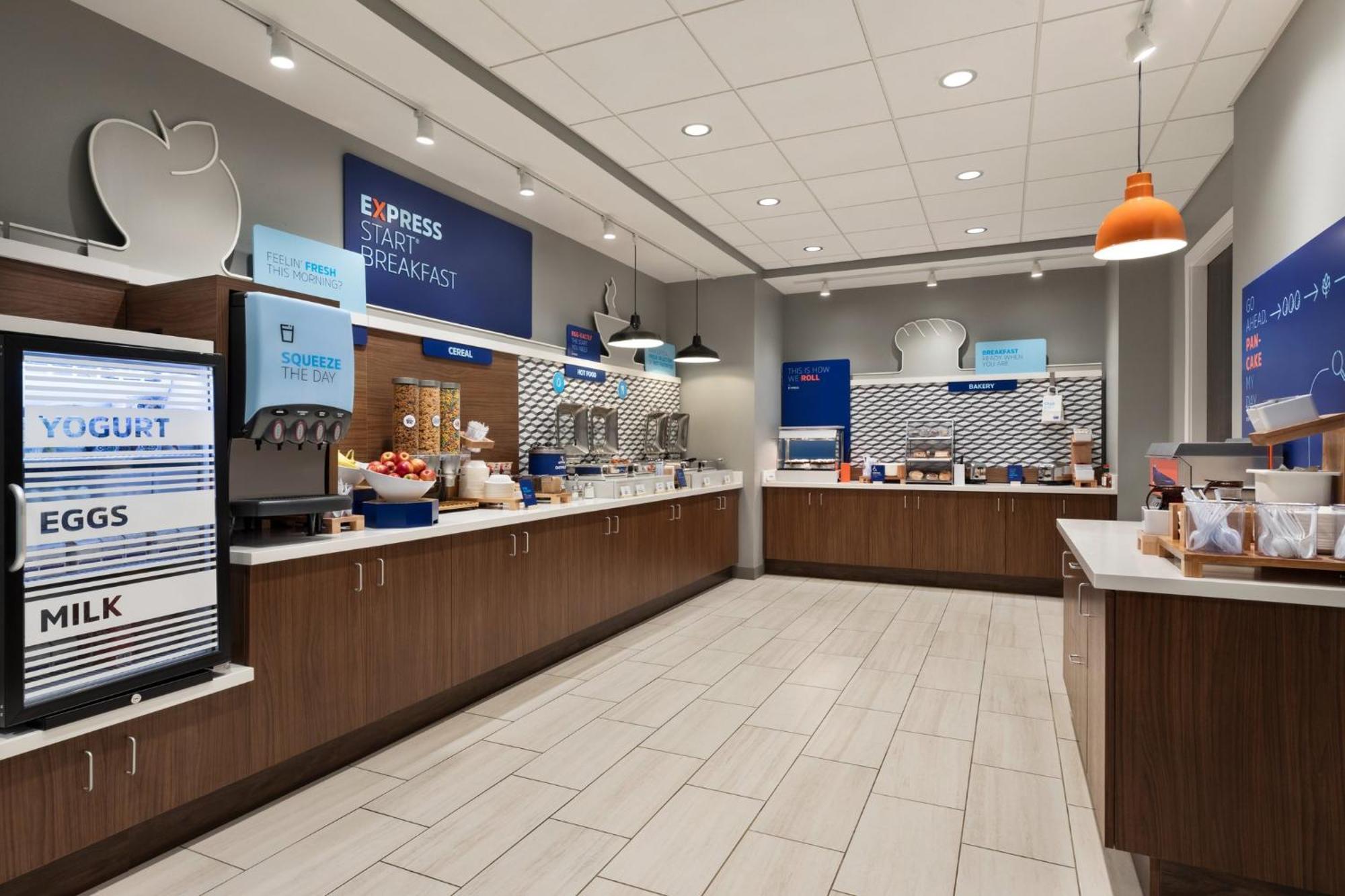 Holiday Inn Express & Suites Rhinelander By Ihg Екстер'єр фото