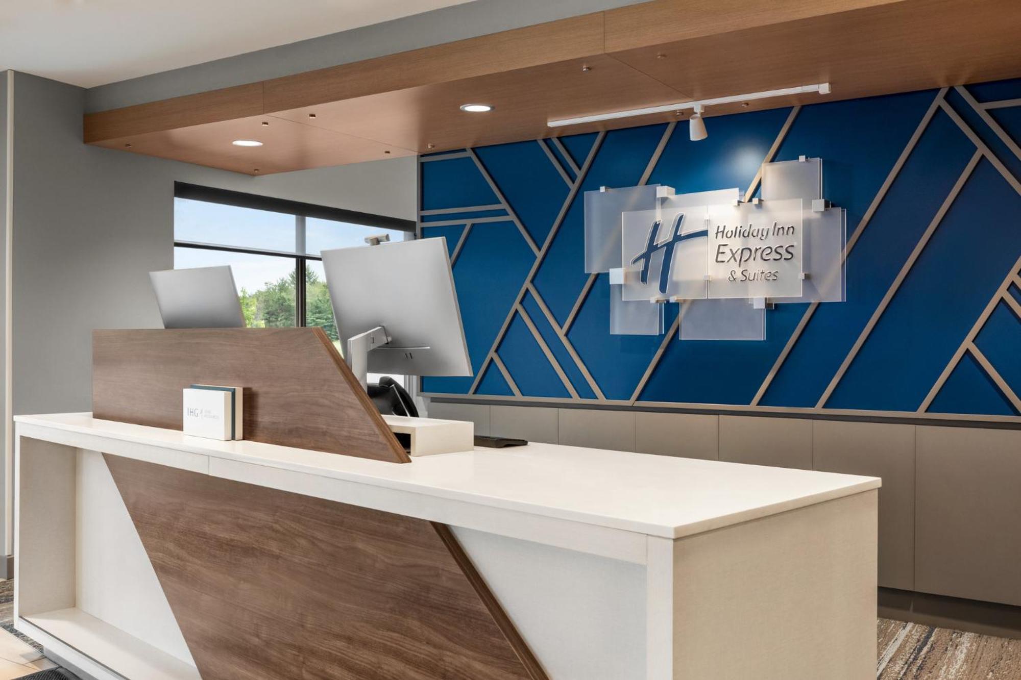 Holiday Inn Express & Suites Rhinelander By Ihg Екстер'єр фото